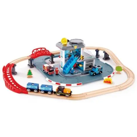 Jucarie din lemn - Set tren si servicii de urgenta (55 piese)