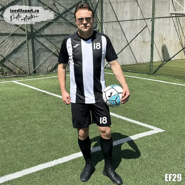 Kit echipament fotbal copii si adulti personalizat PEF29 S, Tricou si sort negru