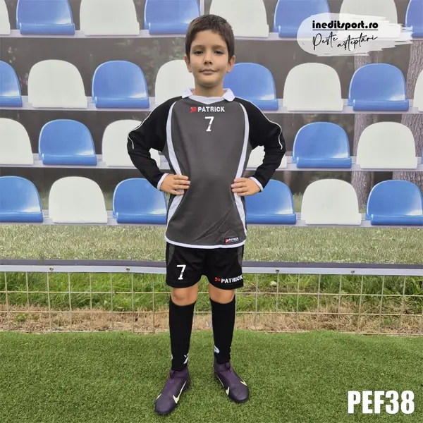 Kit echipament fotbal maneca lunga copii Patrick EF38 3XS, NEGRU CU GRI