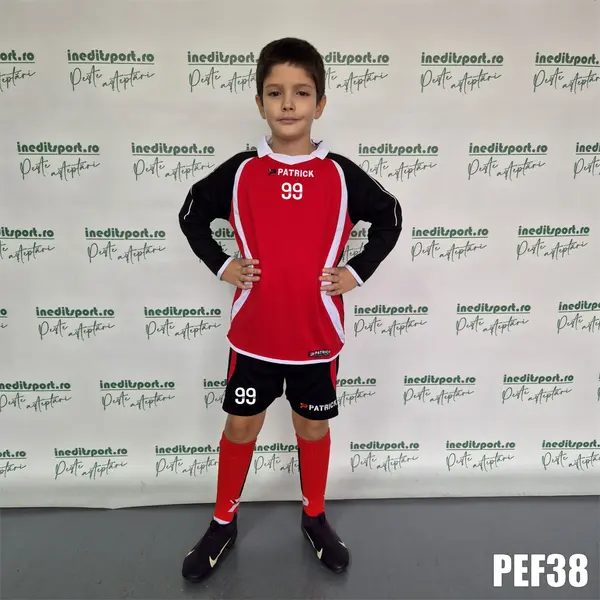 Kit echipament fotbal maneca lunga copii Patrick EF38 3XS, NEGRU ROSU