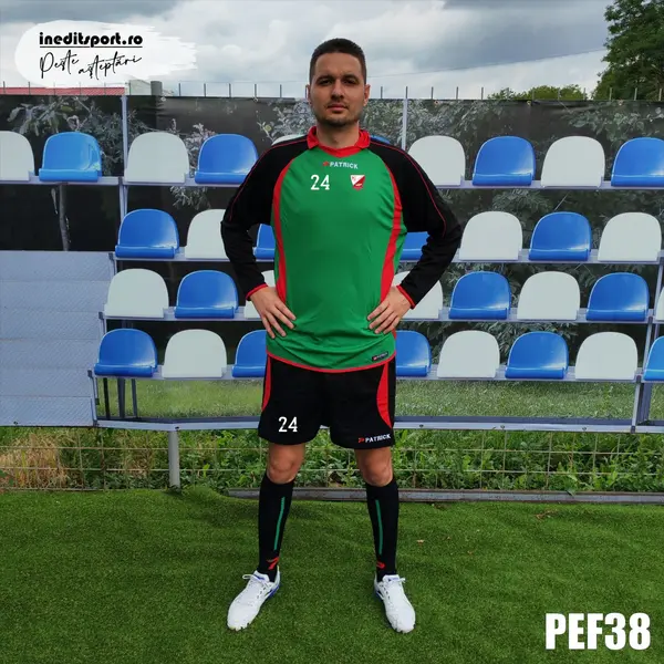 Kit echipament fotbal maneca lunga copii Patrick EF38 XL, VERDE CU NEGRU