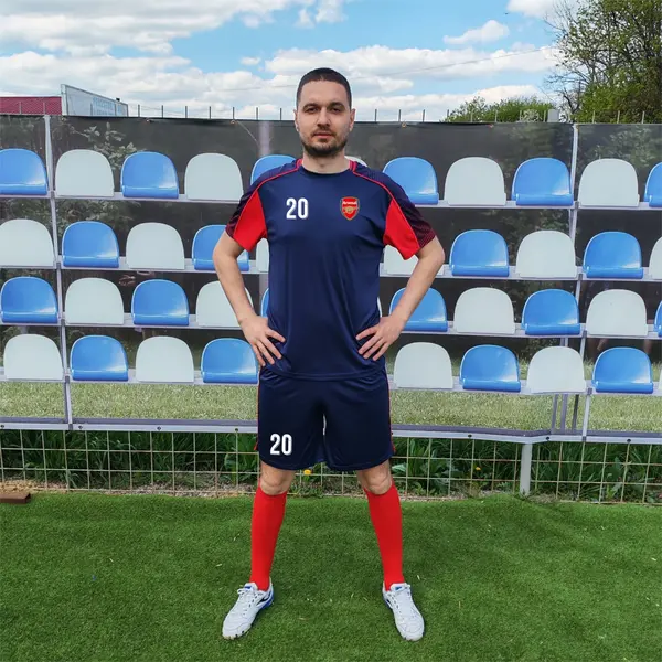 KIT Juve - 2 tricouri si sort - EF11 Rosu-Bleumarin, 8 ani