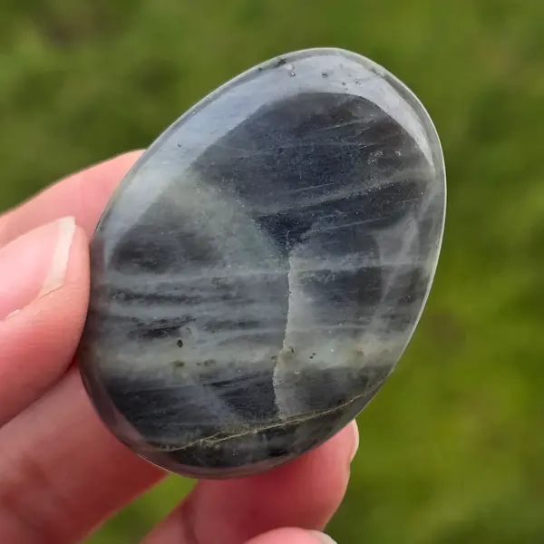 Labradorit palm stone m3