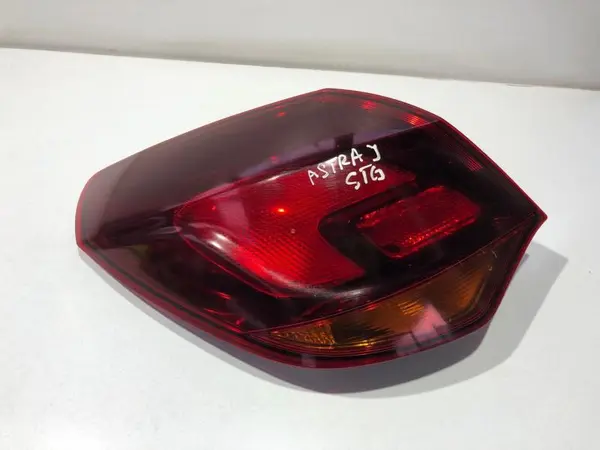 Lampa spate stanga aripa Opel Astra J (2009-2012)