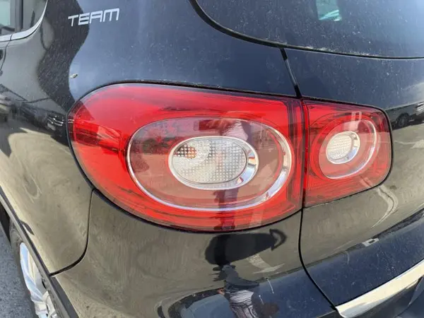 Lampa spate stanga aripa Volkswagen Tiguan (2007-2011)