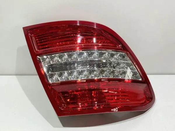 Lampa spate stanga led nou (fara soclu) 440-1964L-UE Mercedes C-class facelift (2011-2015) [w204]