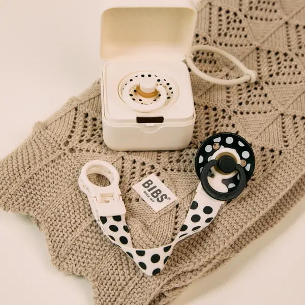 Lantisor clip Loop pentru suzeta Bibs Studio Collection Polka Dots Ivory Black