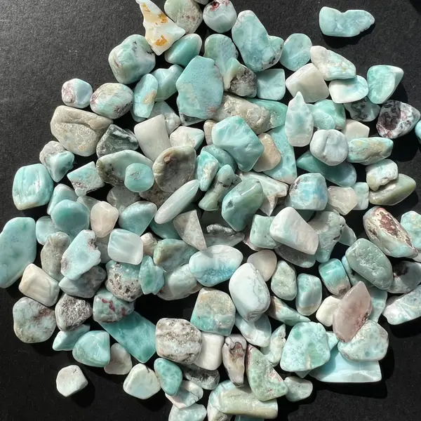 Larimar chipsuri, pietre rulate
