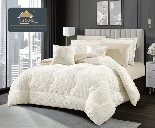 Lenjerie de pat cu Pilota Inclusa, Jojo Home, Cearceaf cu Elastic, 6 Piese, Blana de Iepure Artificiala si Catifea, Crem