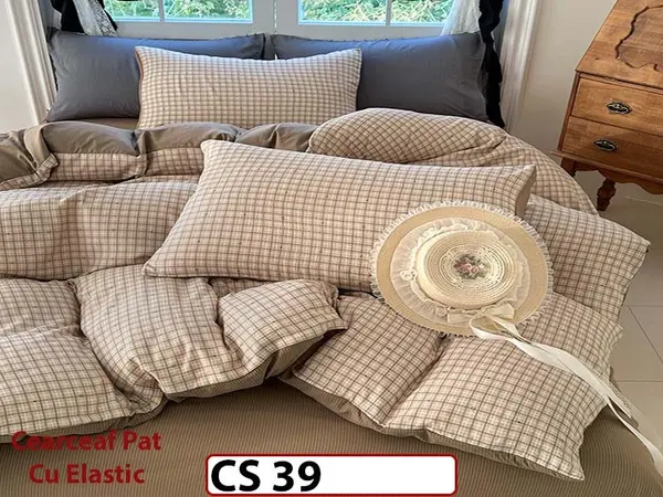 Lenjerie de pat dublă 4 piese, cu imprimeu modern, material fin și răcoros CS 39