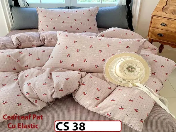 Lenjerie de pat dublă 4 piese, cu imprimeu modern, material fin și răcoros CS 38