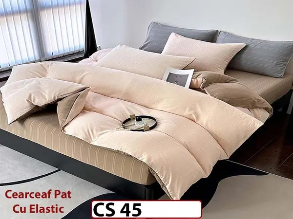 Lenjerie de pat dublă 4 piese, cu imprimeu modern, material fin și răcoros CS 45