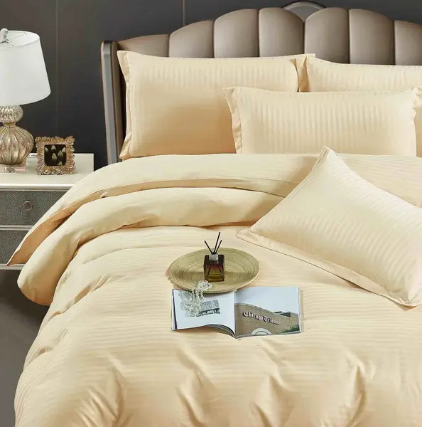 Lenjerie HoReCa, pat dublu, Damasc Finetat Deluxe cu Elastic, 6 piese, Jojo Home, Crem