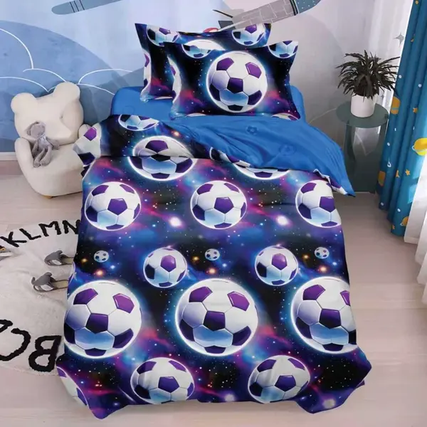 Lenjerie pat 140x200cm, FINET, 4 piese, cu ELASTIC, Albastru, mingii de fotbal