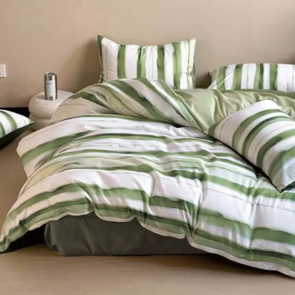 Lenjerie pat dublu bumbac satinat - 3 Bucati 219 Lei - Alb Verde dungi