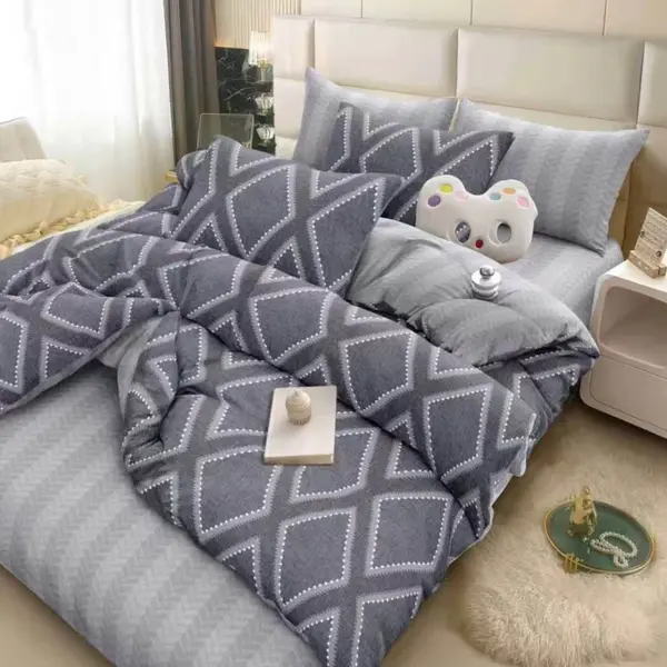 Lenjerie pat dublu, bumbac satinat, cearsaf clasic, 4 piese, Gri romburi