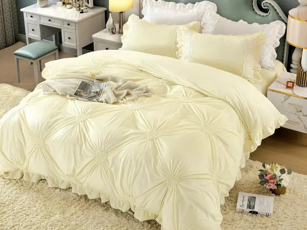 Lenjerie pat dublu, Catifea Deluxe, cu pliuri brodate, 4 piese, Jojo Home, Ivoire