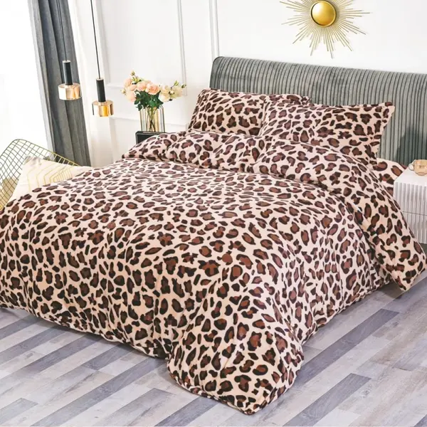 Lenjerie pat dublu, Super Pufoasa COCOLINO, 4 piese, Bej, Maro, Animal Print