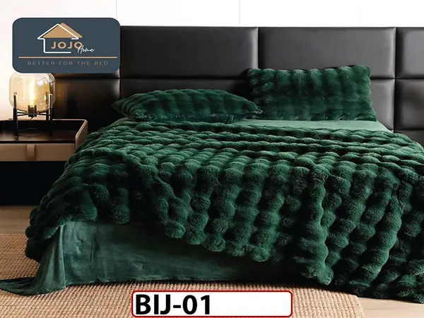 Lenjerie pentru pat dublu extra pufoasa din Blanita artificiala de Iepure din 6 piese - BIJ01