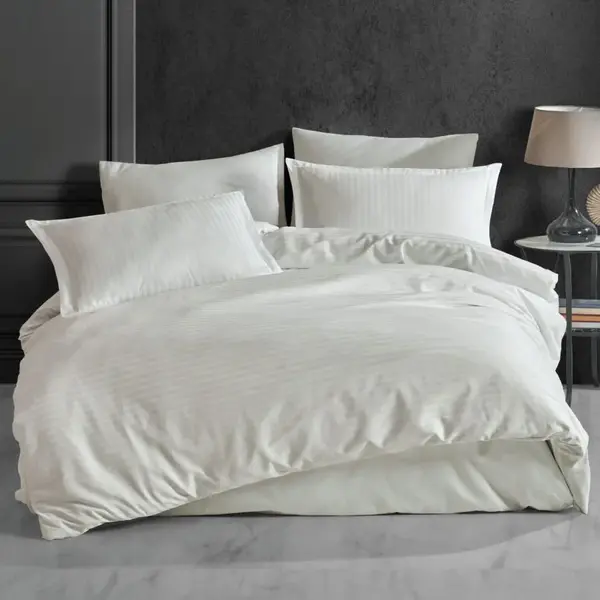 Lenjerie Somnart pentru pat dublu cu 4 piese, cearceaf pat clasic 240 x 260 cm, cearceaf pilota 200 x 230 cm, 2 fete de perne 50 x 70 cm, din bumbac damasc crem
