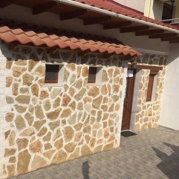 Limestone Poligonal Rock Face - Rustic Yellow | Placari Verticale, Exterior-Interior
