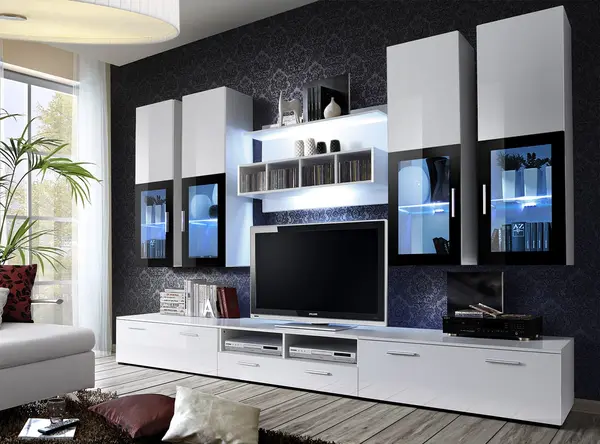 LIVING LIRA 1