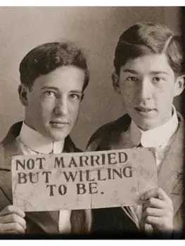 Loving II. More photographic history of men in love, 1850s - 1950s, Hardback/Neal Treadwell