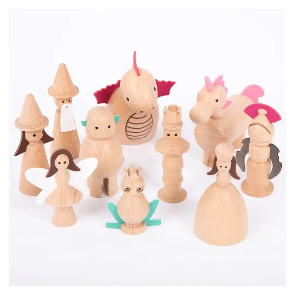 Lumea Basmelor, set 10 figurine din lemn multicolor