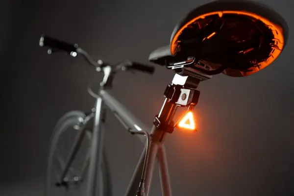 Lumina de siguranta Stop led RBG spate bicicleta cu 5 efecte luminoase Taillight