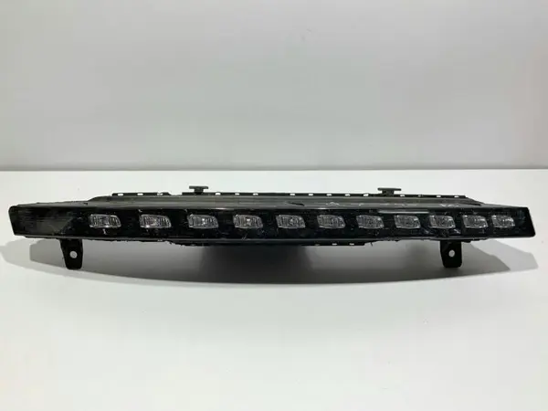 Lumina zi led dreapta fata 4L0953042D Audi Q7 facelift (2010-2015) [4L]