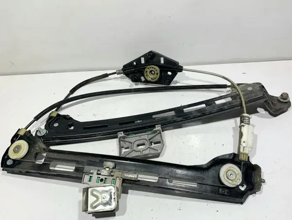 Macara geam electric dreapta spate 3C8839462G Volkswagen Passat CC (2008-2012)