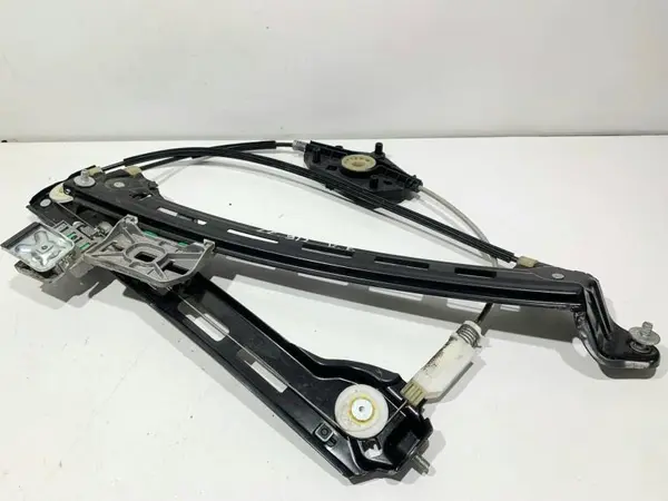 Macara geam electric dreapta spate 3C8839462K Volkswagen Passat CC (2008-2012)