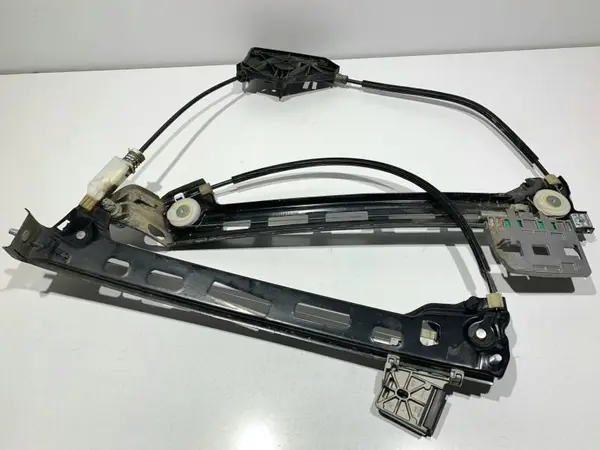 Macara geam electric stanga fata 3C8837461J Volkswagen Passat CC facelift (2012-2016)