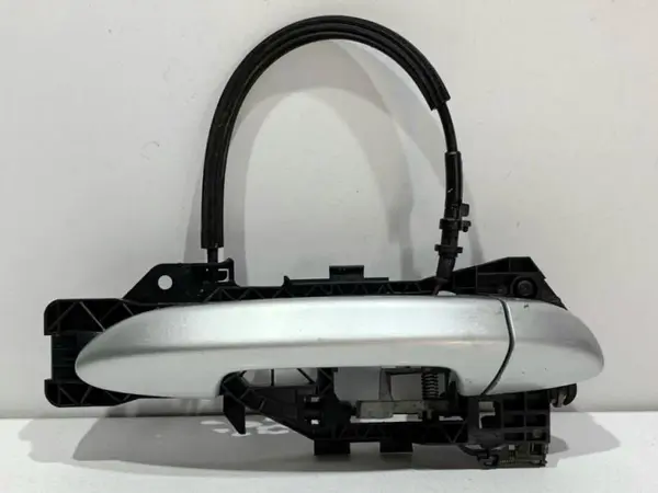 Maner usa dreapta fata culoare argintie - la7w Volkswagen Passat B6 3C (2005-2010)