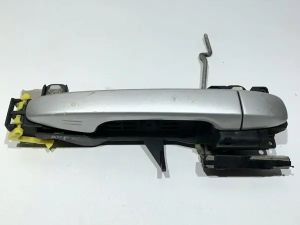 Maner usa dreapta fata culoare argintie Toyota Avensis (2009-2012) [T27]