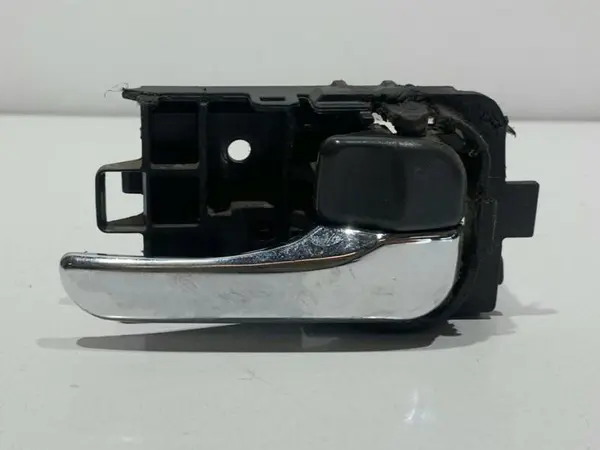 Maner usa interior dreapta fata Nissan X-Trail (2001-2007)