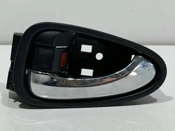 Maner usa interior stanga fata / spate 69206-05050 Toyota Avensis (2009-2012) [T27]