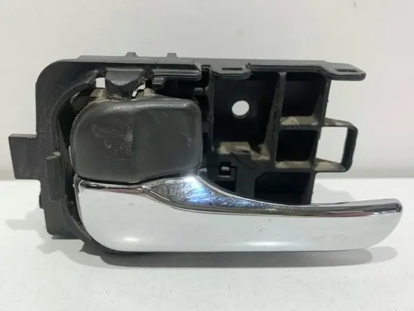 Maner usa interior stanga spate Nissan X-Trail (2001-2007)
