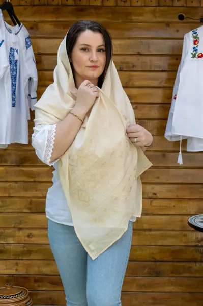 Marama cu broderie 13