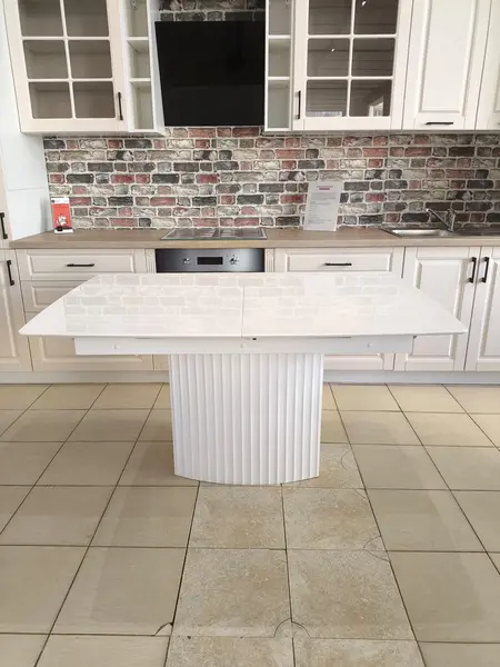 MASA EXTENSIBILA ELEGANCE Lungime 138 cm restransa Extinsa 178 cm latime 90 cm inaltime 75cm