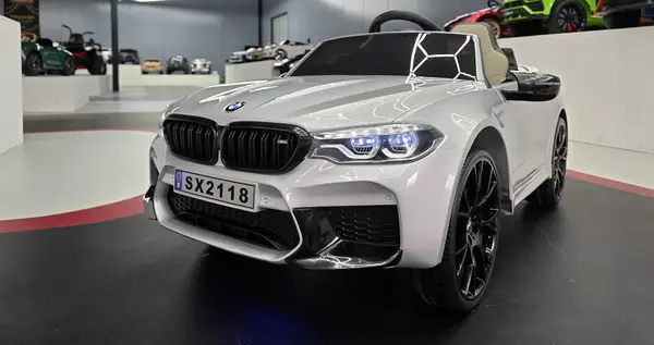 Masinuta electrica pentru copii BMW M5 Gri Metalic, 24V, licenta oficiala, telecomanda 2.4G, scaun din piele