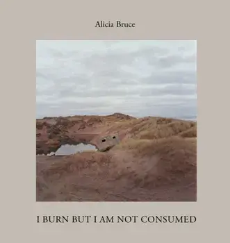 Menie TRUMPED. A Portrait of a Scottish Coastal Community in Conflict, Hardback/Alicia Bruce