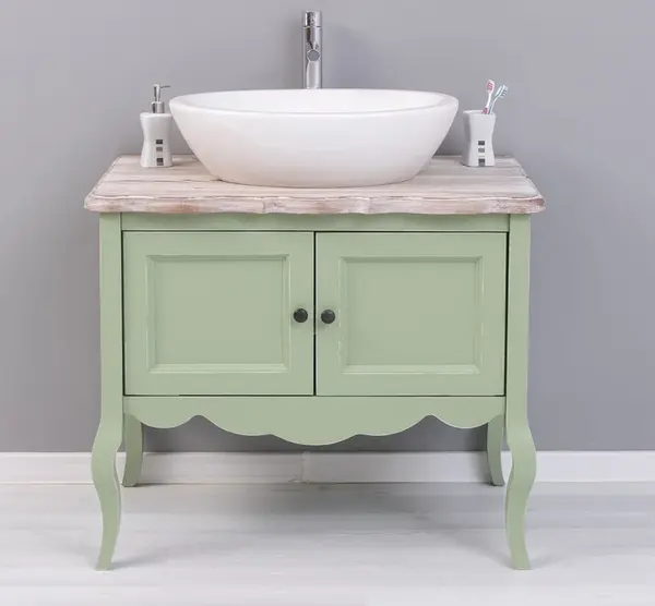 Mobilier de baie cu picioare curbate, doua usi cu finisaj Muted Olive Antic / Sand White