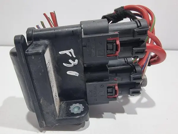 Modul distribuitor / repartitor curent 9225015 BMW Seria 1 (2010-2015) [F20] 2.0d 184 cp N47D20A