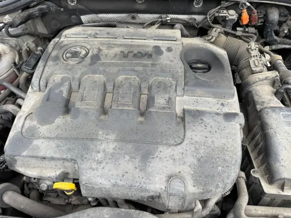Motor complet fara anexe CLHA Volkswagen Golf 7 (2012-2017) 1.6 tdi CLHA