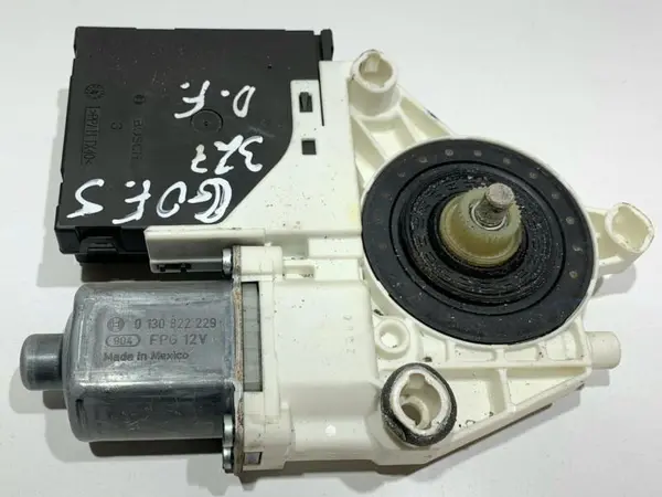 Motoras macara geam dreapta fata 1K0959792M Volkswagen Jetta 5 (2005-2010)
