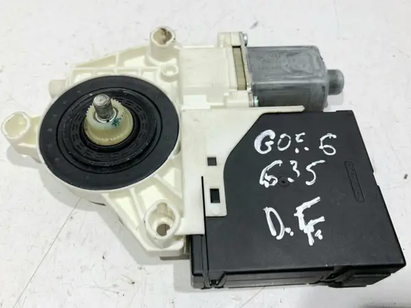 Motoras macara geam dreapta fata 1K5837402BD Volkswagen Jetta 5 (2005-2010)