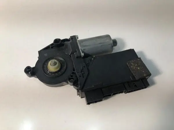 Motoras macara geam dreapta fata 3D2959793E Volkswagen Touareg (2002-2006)