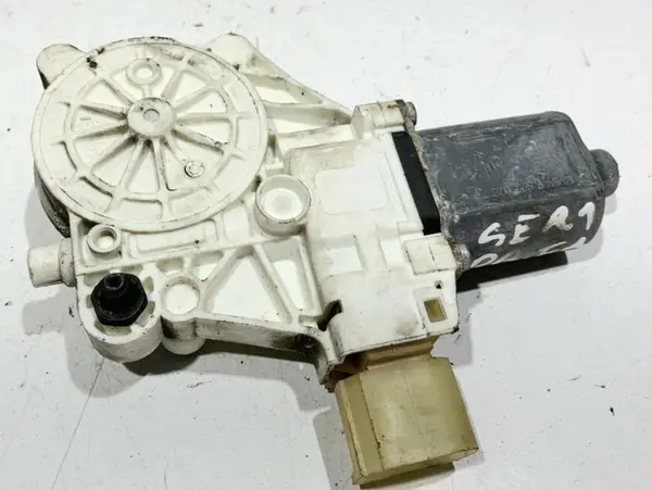 Motoras macara geam dreapta fata 6927028 BMW Seria 1 (2004-2011) [E81, E87]
