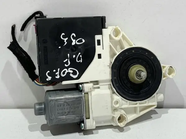 Motoras macara geam dreapta fata cu modul 1K5837402AM Volkswagen Golf 5 (2004-2009)